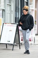 ELIZA DOOLITTLE Out and About in London 09/09/2020