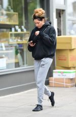ELIZA DOOLITTLE Out and About in London 09/09/2020