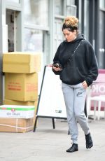 ELIZA DOOLITTLE Out and About in London 09/09/2020