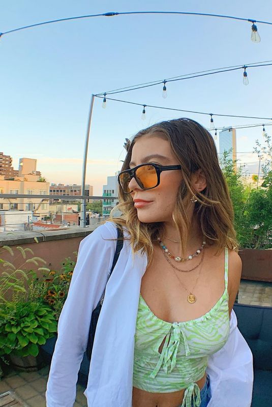 GENEVIEVE HANNELIUS - Instagram Photos 09/21/2020