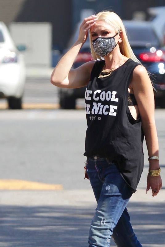 GWEN STEFANI in Ripped Denim Out Shopping in Encino 09/27/2020