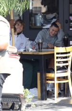 HAILEY and Justin BIEBER Out for Breakfast After a Workout in West Hollywood 09/23/2020