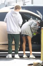 HAILEY and Justin BIEBER Out for Breakfast After a Workout in West Hollywood 09/23/2020