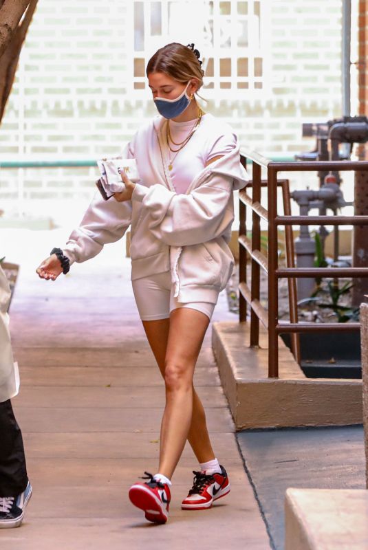 HAILEY BIEBER Leaves a Medical Office in Beverly Hills 09/29/2020