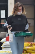 IRELAND BALDWIN Shopping at a Hardware Store in Studio City 09/15/2020