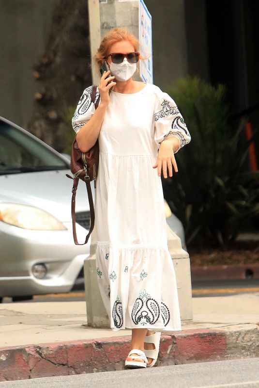 ISLA FISHER Out and About in Los Angeles 09/10/2020