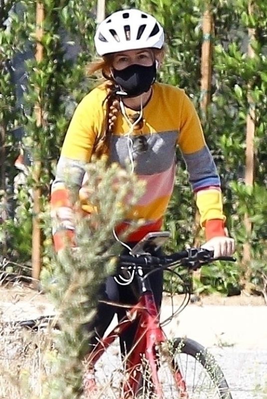 ISLA FISHER Out Riding Her Bike in Hollywood Hills 09/01/20