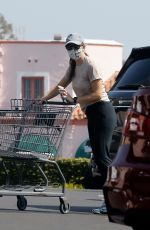 JENNIFER GARNER Out Shopping in Pacific Palisades 09/27/2020