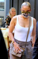 JENNIFER LOPEZ Out for Lunch with Her Sister in New York 09/07/2020