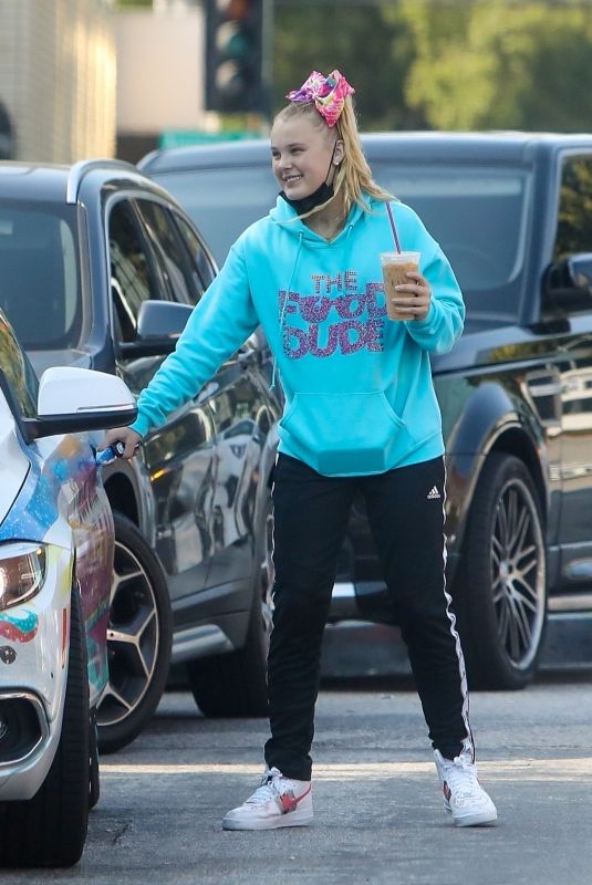 JOJO SIWA Out for Iced Coffee in Los Angeles 09/26/2020