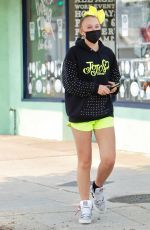 JOJO SIWA Shopping at Arts and Crafts Shop in Studio City 09/07/2020