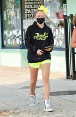 JOJO SIWA Shopping at Arts and Crafts Shop in Studio City 09/07/2020