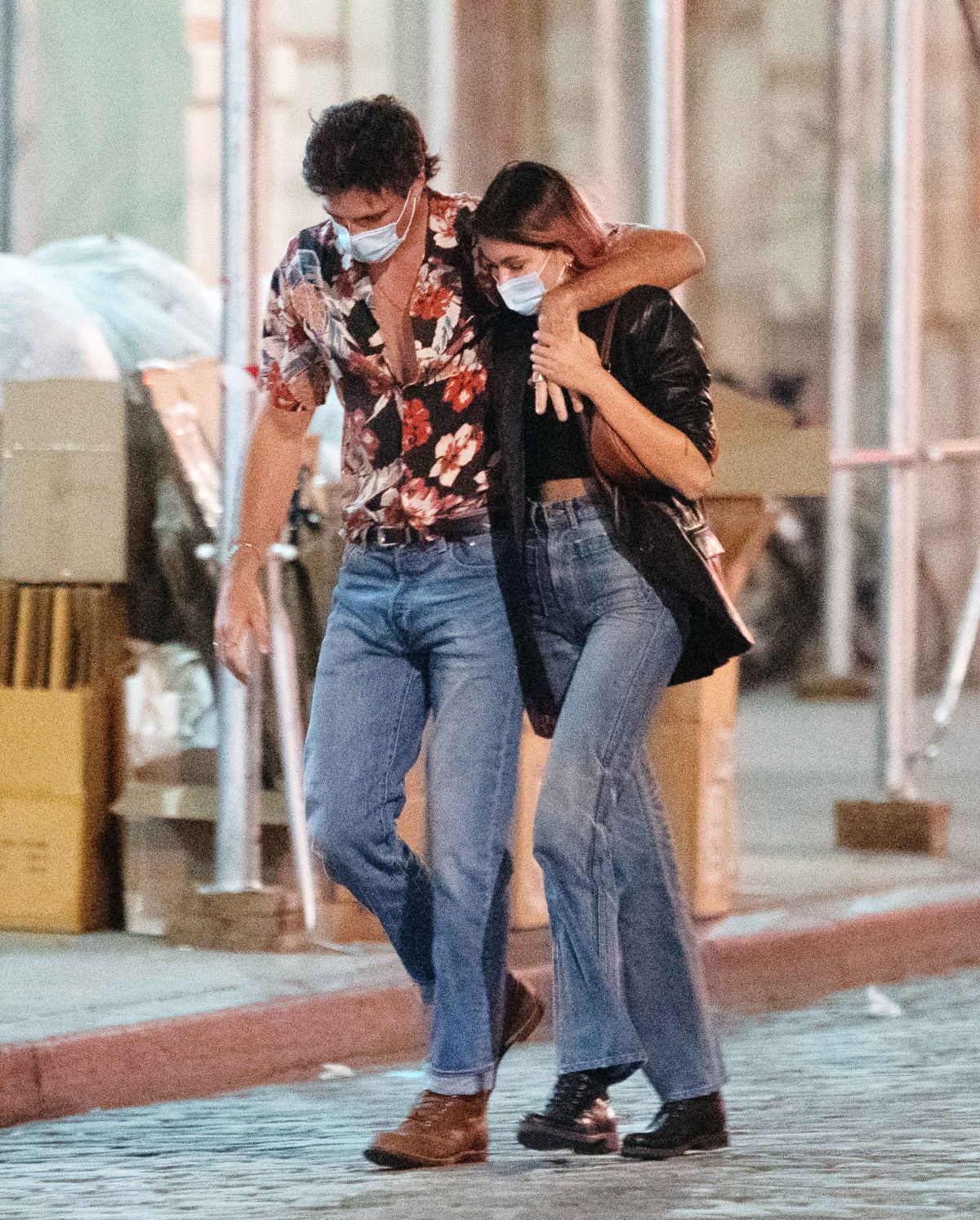 kaia-gerber-and-jacob-elordi-out-in-new-york-09-08-2020-3.jpg