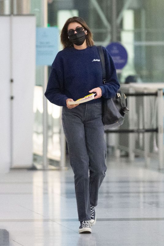 KAIA GERBER Arrives at JFK Airport in New York 09/23/2020