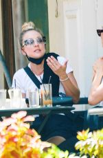 KALEY and BRIANA CUOCO Dining Al Fresco in New York 08/30/2020
