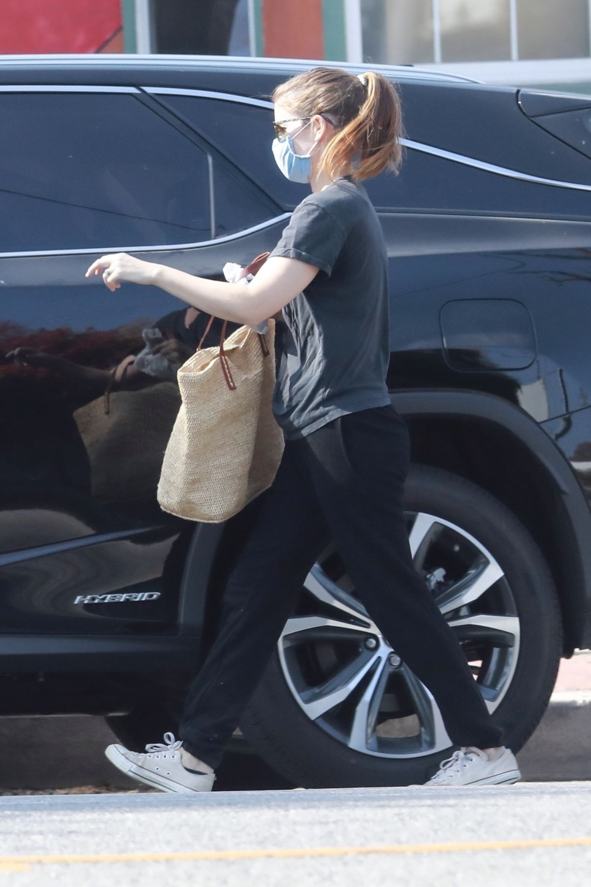 kate-mara-out-in-los-feliz-09-25-2020-6.jpg