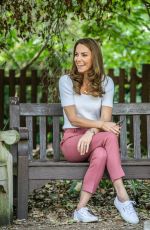KATE MIDDLETON Discuss Pandemic at a Park in London 09/22/2020