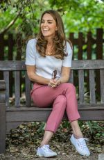 KATE MIDDLETON Discuss Pandemic at a Park in London 09/22/2020