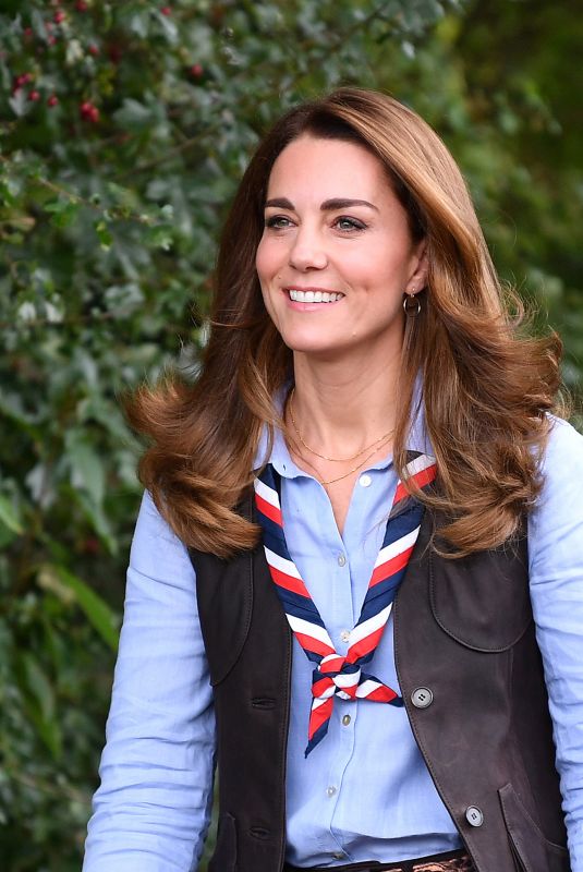 KATE MIDDLETON Visits a Scout Group in Northolt 09/29/2020