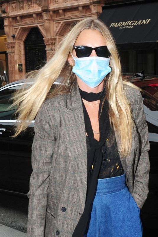KATE MOSS Out and About in London 09/03/2020
