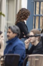 KATE MOSS Out for Lunch with Friends in London 09/15/2020