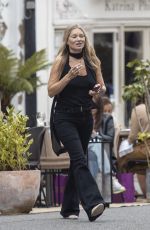 KATE MOSS Out in London 09/04/2020