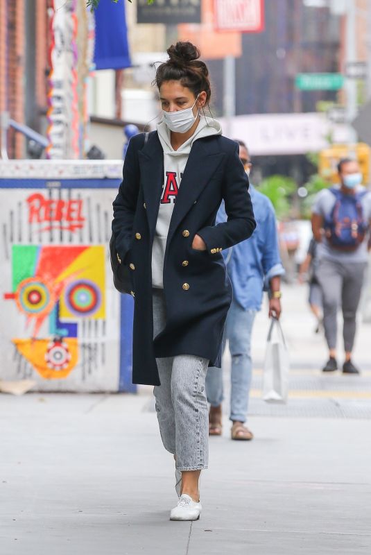 KATIE HOLMES Out and About in New York 09/24/2020