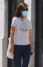 KATIE HOLMES Shopping at Blick Art Store in New York 09/07/2020