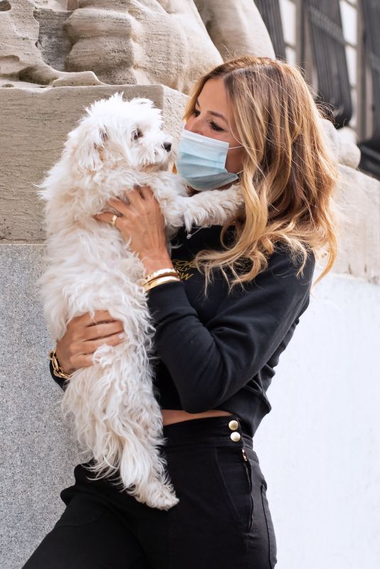 KELLY BENSIMON Out with Her Dog Fluffy in New York 09/13/2020
