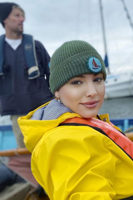 KELLY BROOK - Instagram Photos 09/16/2020