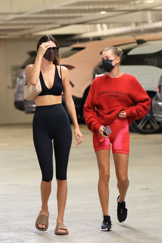 KENDALL JENNER and HAILEY BIEBER Shopping Grocvery in Los Angeles 09/07/2020