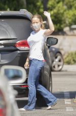 KENDRA WILKINSON Out Shopping in Calabasas 09/01/2020