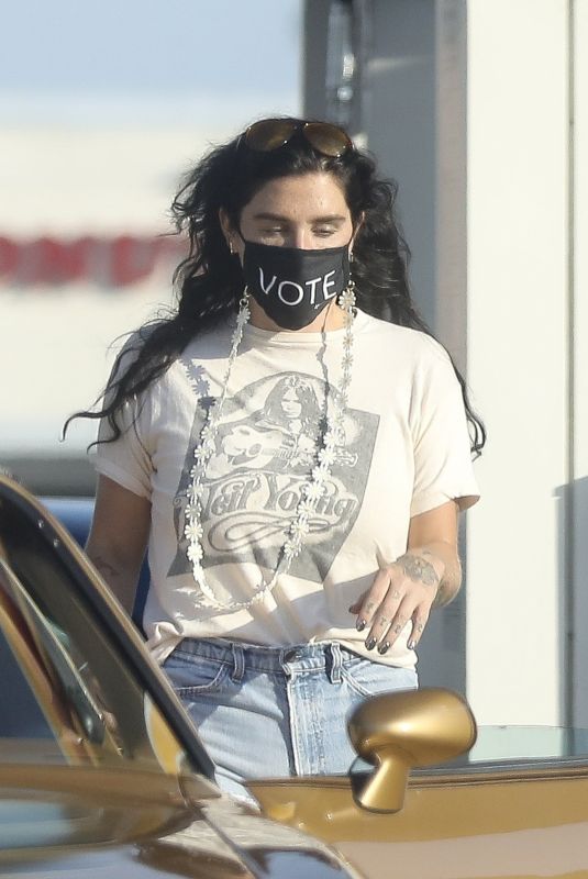KESHA SEBERT at a Gas Station in Los Angeles 09/04/2020