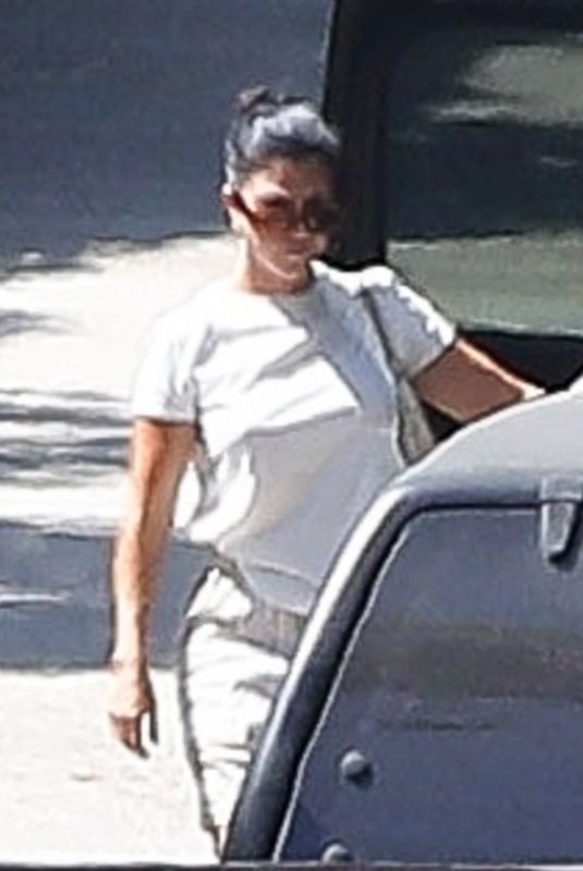 KOURTNEY KARDASHIAN Out in Malibu 09/19/2020