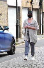 KYLIE MINOGUE Out and About in London 09/08/2020