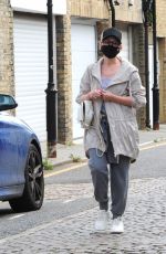 KYLIE MINOGUE Out and About in London 09/08/2020