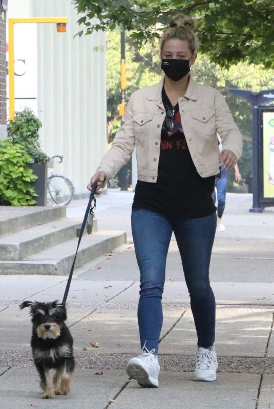 LILI REINHART Out with Her Dog in Vancouver 09/11/2020