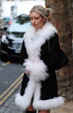 LOTTIE MOSS at Bluebird Cafe in London 09/26/2020