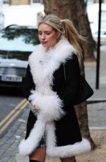 LOTTIE MOSS at Bluebird Cafe in London 09/26/2020