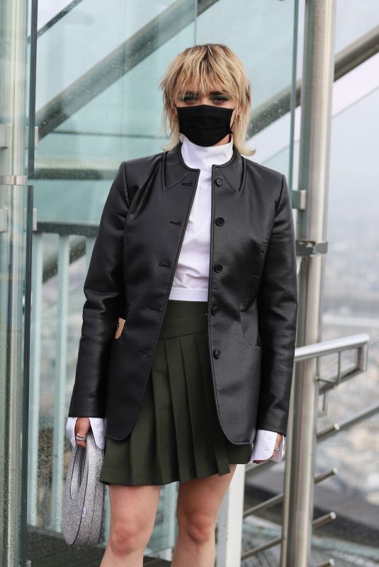 MAISIE WILLIAMS Arrives at Coperni Womenswear Spring/Summer 2021 Show at Paris Fashion Week 09/29/2020