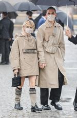 MAISIE WILLIAMS Leaves Dior Show at 2020 Paris Fashion Week 09/29/2020