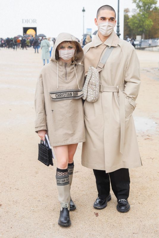 MAISIE WILLIAMS Leaves Dior Show at 2020 Paris Fashion Week 09/29/2020