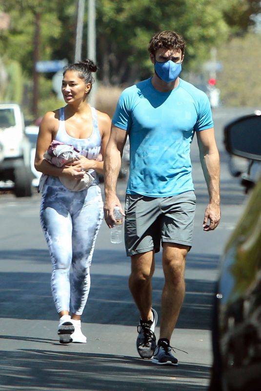 NICOLE SCHERZINGER and Thom Evans Heading to a Gym in Los Angeles 08/26/2020