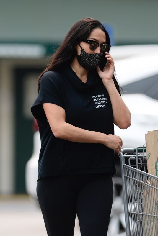 NIKKI BELLA Shoppinh at Whole Foods in Sherman Oaks 09/11/2020