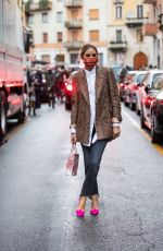 OLIVIA PALERMO Arrives at Etro Show at Milan Fashion Week 09/24/2020