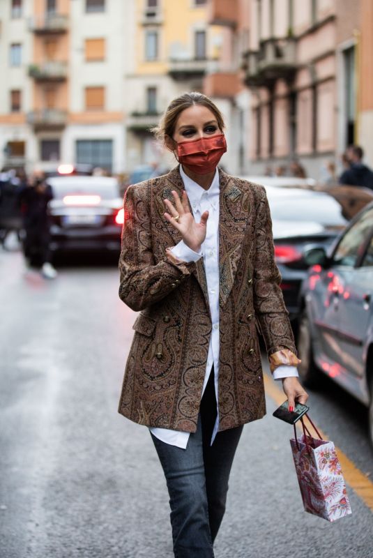 OLIVIA PALERMO Arrives at Etro Show at Milan Fashion Week 09/24/2020