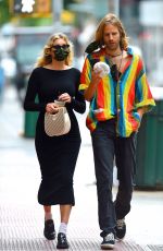 Pregnant ELSA HOSK and Tom Daly Out for Coffee in New York 09/29/2020