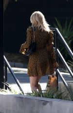 Pregnant EMMA ROBERTS at Starbucks in Los Feliz 09/19/2020