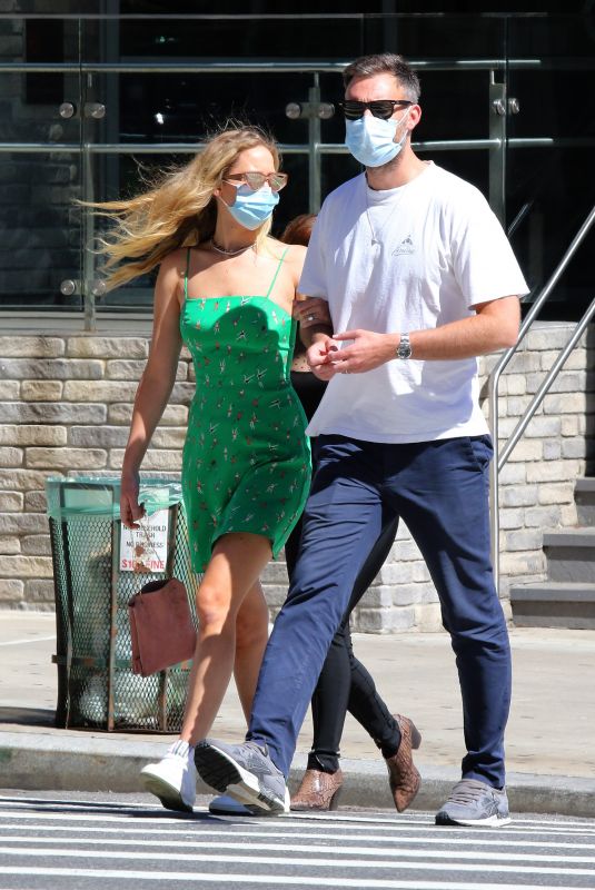 Pregnant JENNIFER LAWRENCE and Cooke Maroney Out and About in New York 9/05/2020