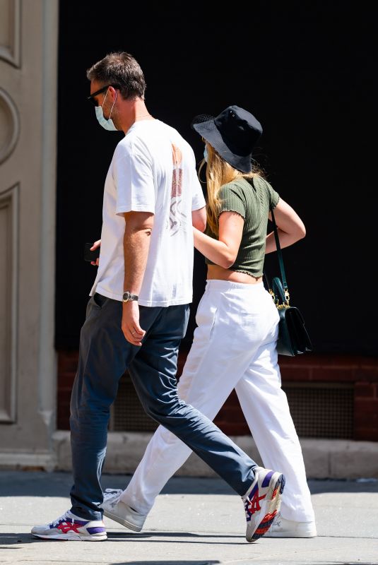 Pregnant JENNIFER LAWRENCE and Cooke Maroney Out in New York 09/04/2020